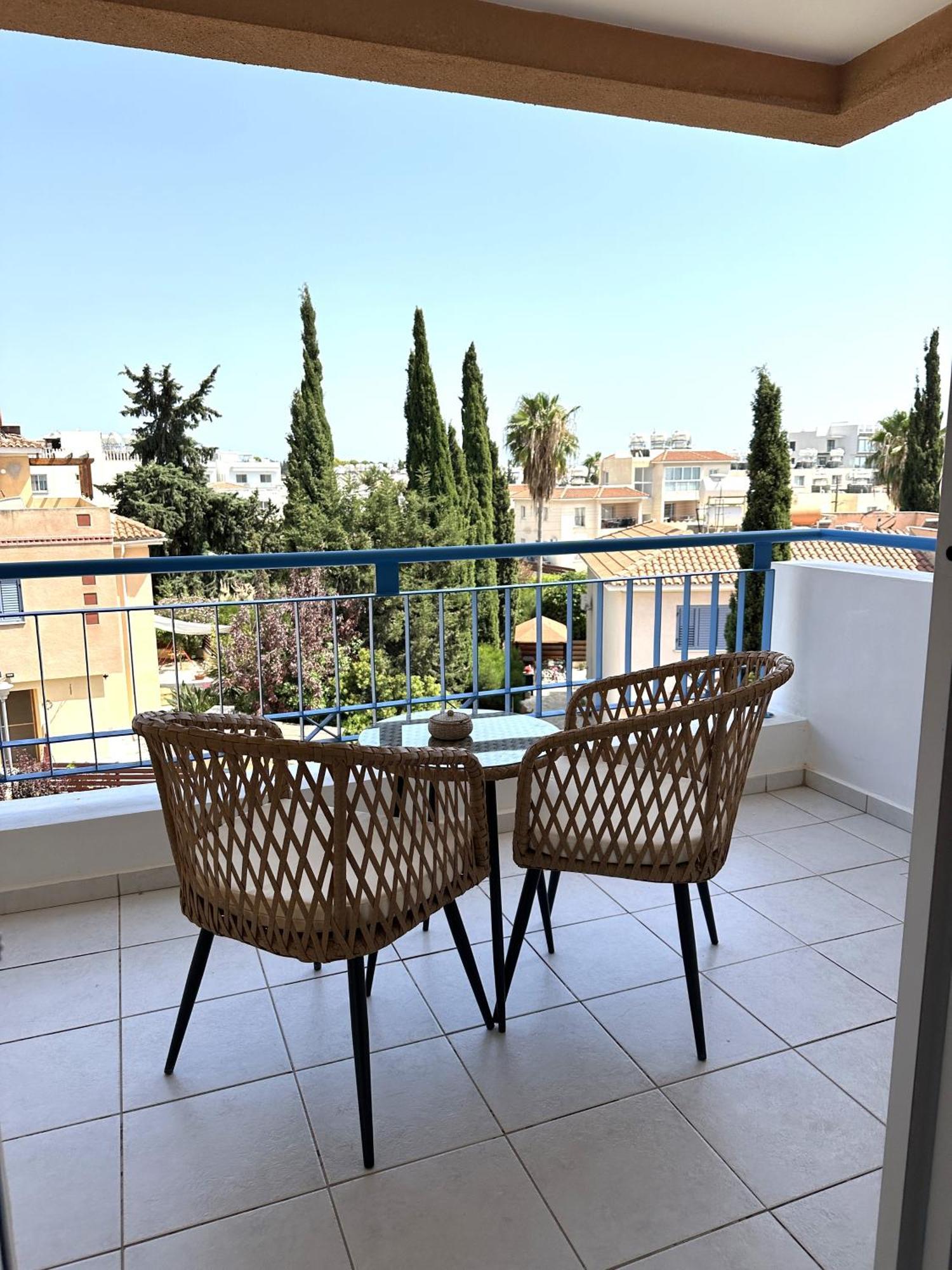 H&O Golden Sun Suite Paphos Eksteriør billede