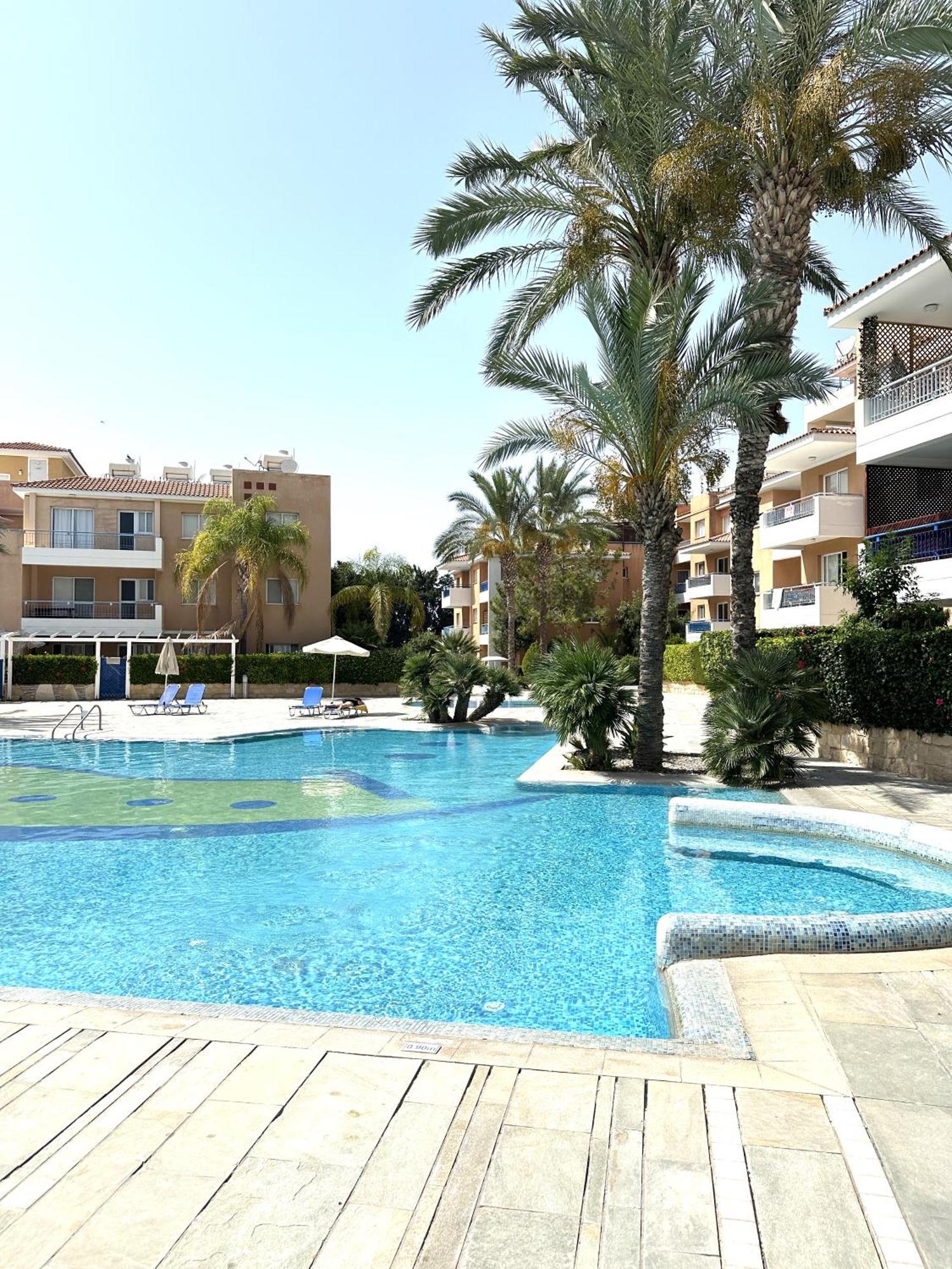 H&O Golden Sun Suite Paphos Eksteriør billede
