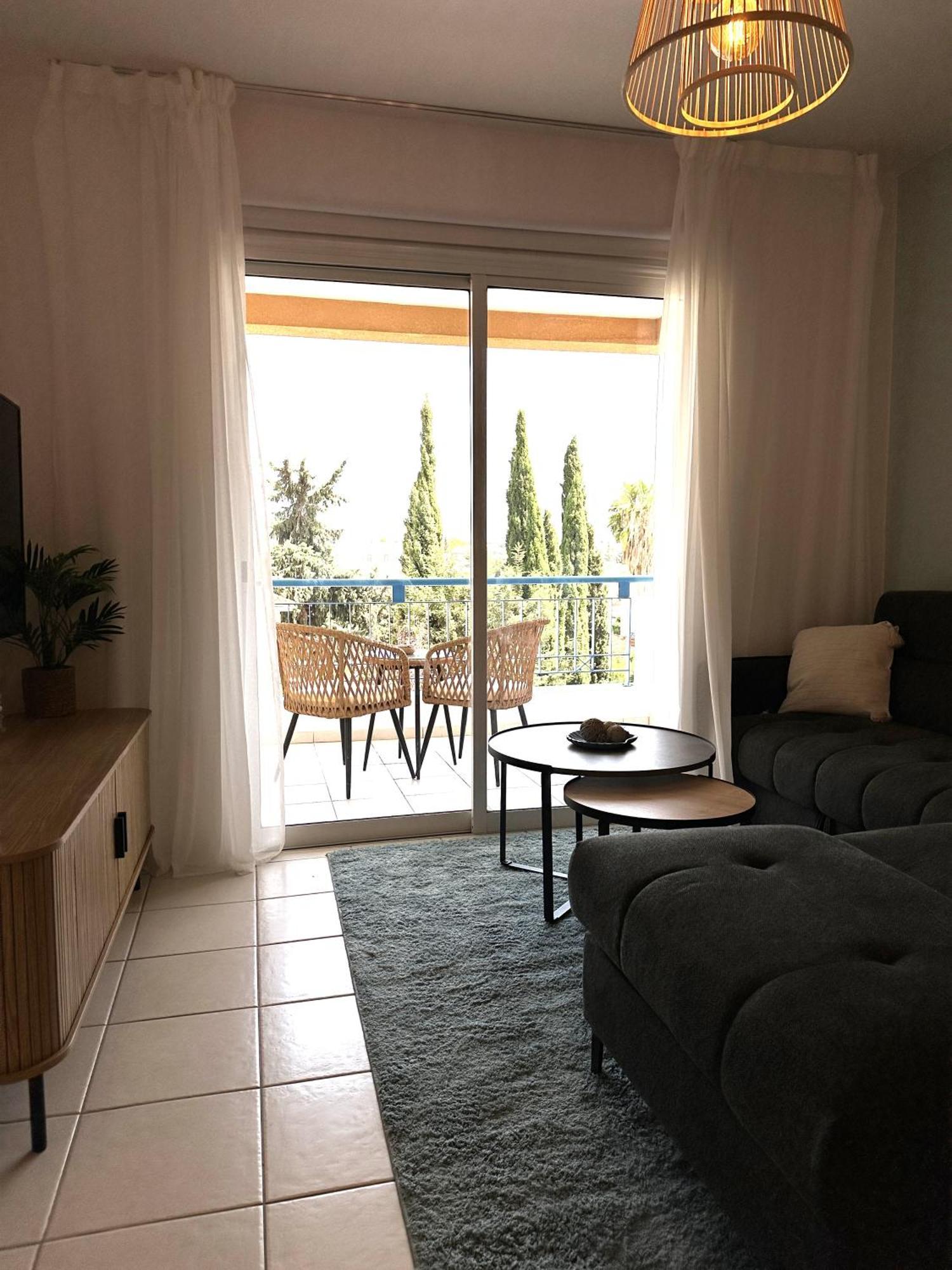 H&O Golden Sun Suite Paphos Eksteriør billede