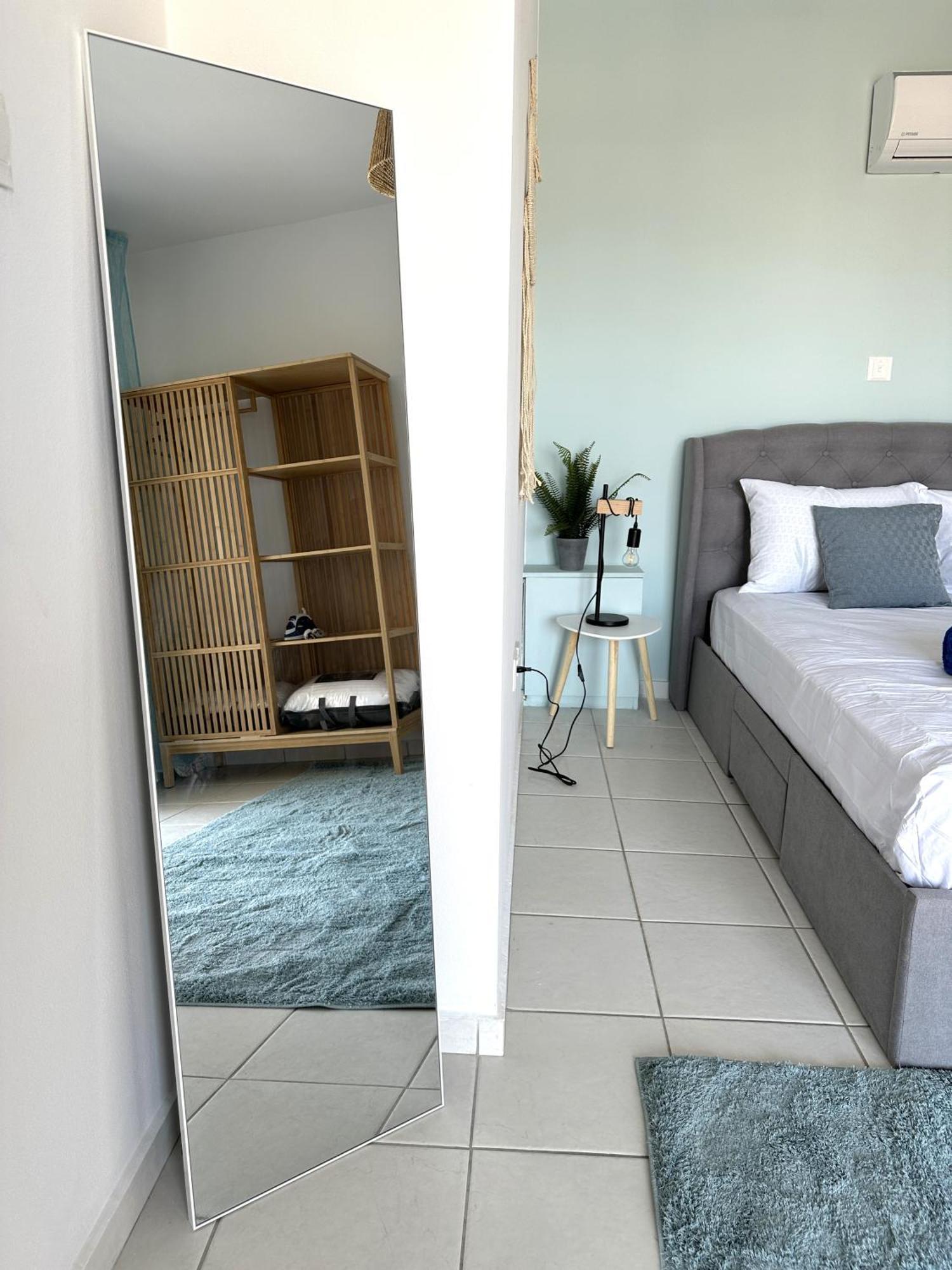 H&O Golden Sun Suite Paphos Eksteriør billede