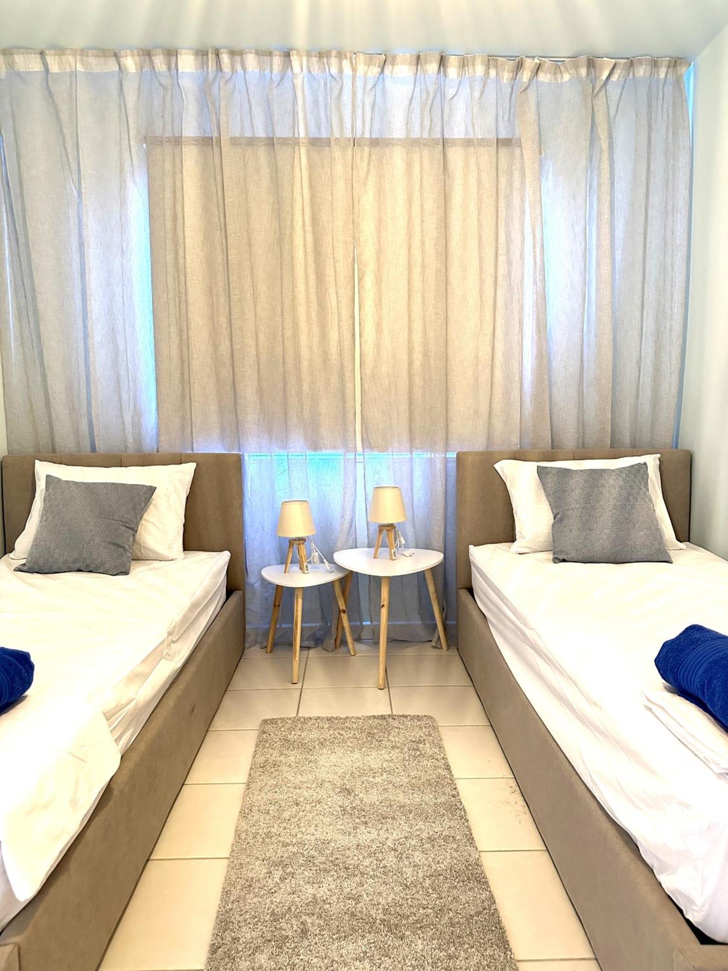 H&O Golden Sun Suite Paphos Eksteriør billede